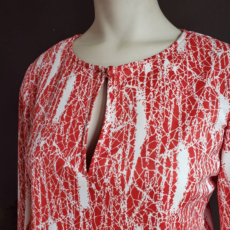 Vintage Womens 60s Blouse Long Sleeve Keyhole Red and Cream Top