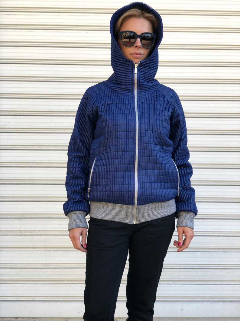 Women Blue Quilted Shell Hoodie Breathable Lining Blue Jacket Hooded Quilted Shell Down Jacket with Pockets