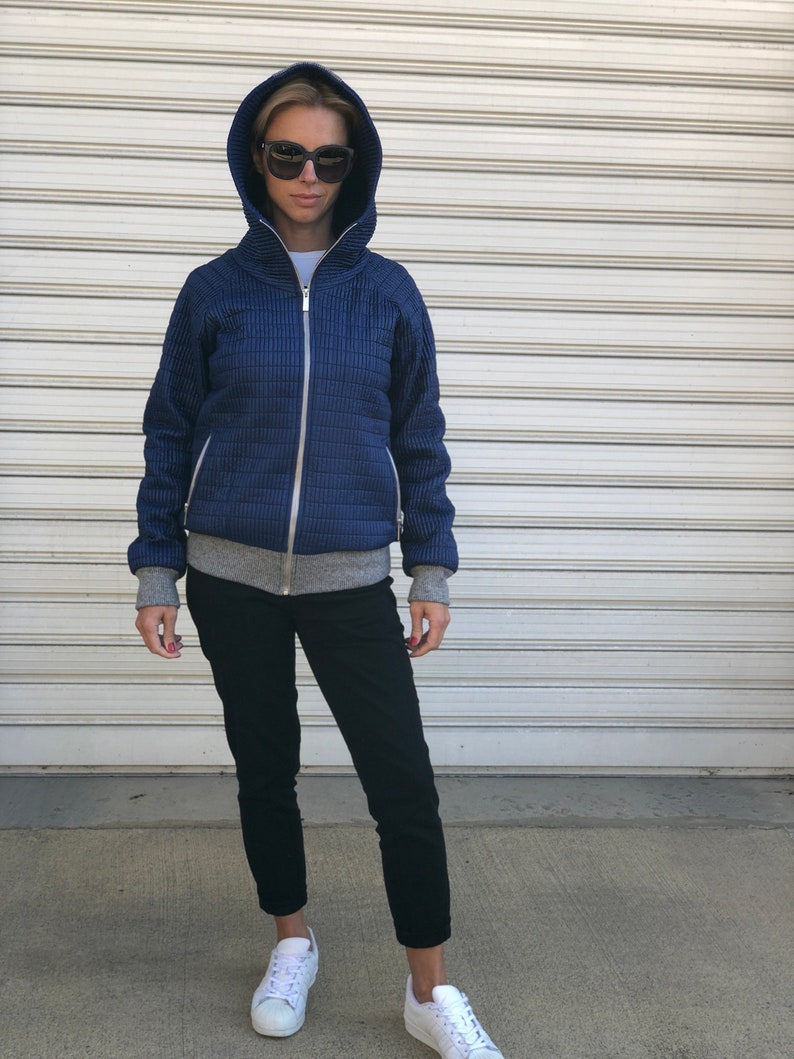 Women Blue Quilted Shell Hoodie Breathable Lining Blue Jacket Hooded Quilted Shell Down Jacket with Pockets