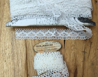 1 inch Wide Vintage Cotton Lace Trim In White or Ivory.
