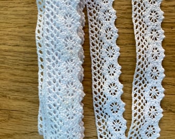 2 Meters Narrow White Cotton Lace Trim. 25 Mil wide Beautiful Quality