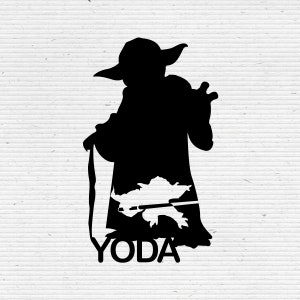 Può includere: Silhouette nera di Yoda di Star Wars, che tiene una spada laser, con la parola "YODA" scritta sotto.