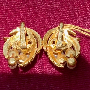 Crown Trifari Pearl and Gold Earrings image 3