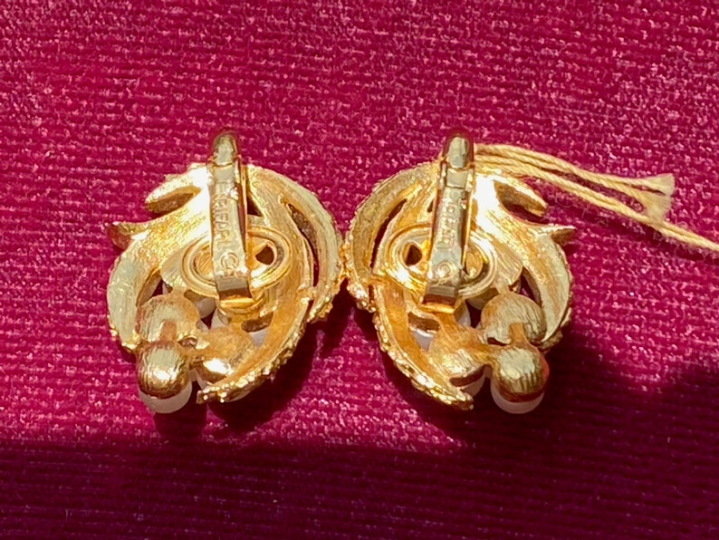 Crown Trifari Pearl and Gold Earrings image 3