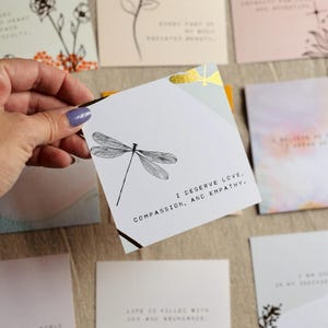 Jeu de 10 cartes d'affirmation positive. Amour de soi et amélioration de la qualité. Idée cadeau pour elle. Cadeau pour petite amie, soeur ou maman. Paroles positives.