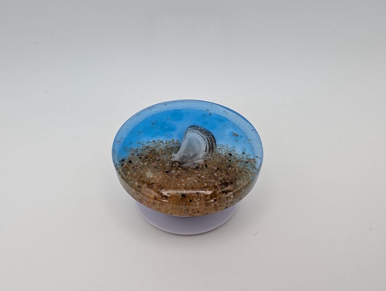 Glow in the Dark Glitter Resin Phone Grip: Iridescent Beach Theme Beach Theme