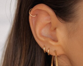 Dainty simple Hoop Earring 14k or Massif Tiny gras Hoop Earring Cartilage