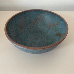 Art pottery bowl