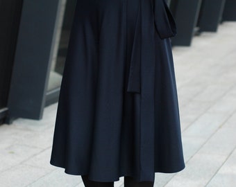 Falda envolvente de lana azul oscuro, falda de cintura alta, falda de lana natural para mujer, falda azul a media pantorrilla, falda circular azul oscuro/longitud midi
