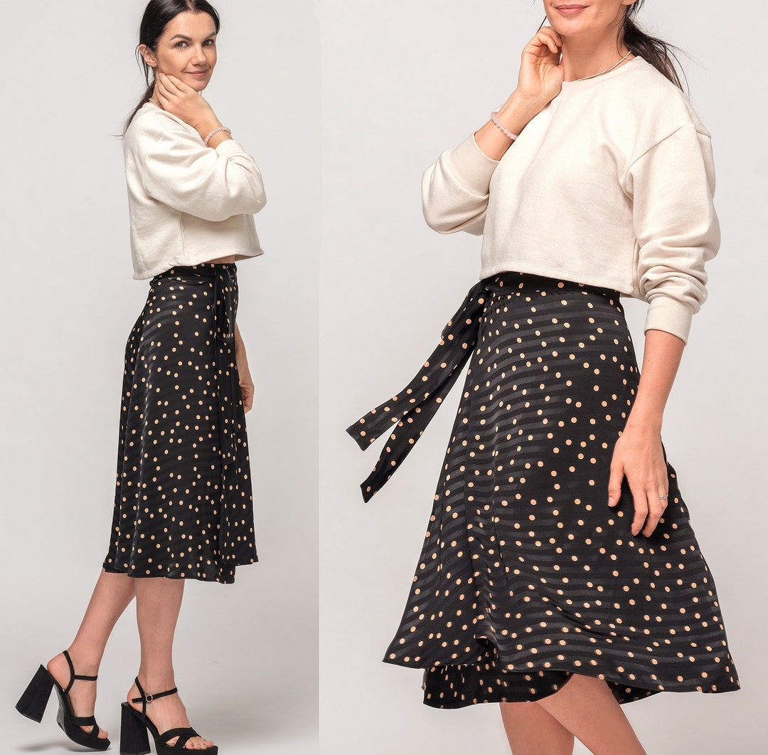 Large Polka Dot Round Slim Fit Mid-Length Skirt With Large Hem