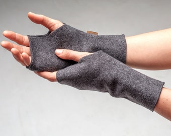 Cotton Fingerless Gloves, Hand Warmers Arms texting glows, Herringbone, Wrist Warmers, Grey Gloves, Rustic, Steampunk, Celtic, Folk Style