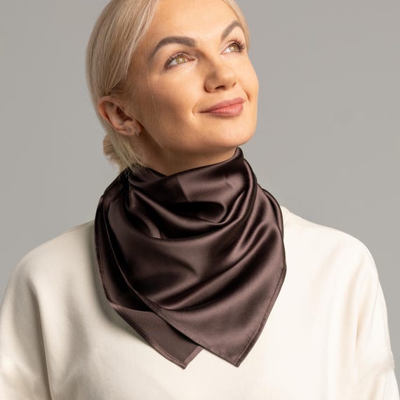 Carré Foulard 100% Soie Thème Cachemire Rouge - Silk séide scarf shawl