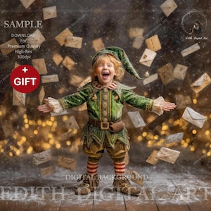 Puede incluir: Un niño con un disfraz de elfo con gorro y chaqueta verdes, cinturón marrón y calcetines a rayas. El niño se ríe con los brazos extendidos, rodeado de sobres que caen. El fondo tiene luces bokeh y el texto "EDITH DIGITAL ART".