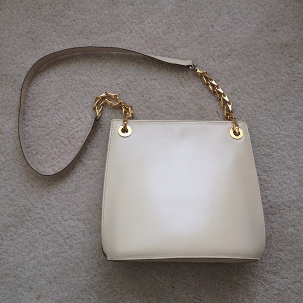 Gorgeous White Celine shoulder bag, circa late 1980s