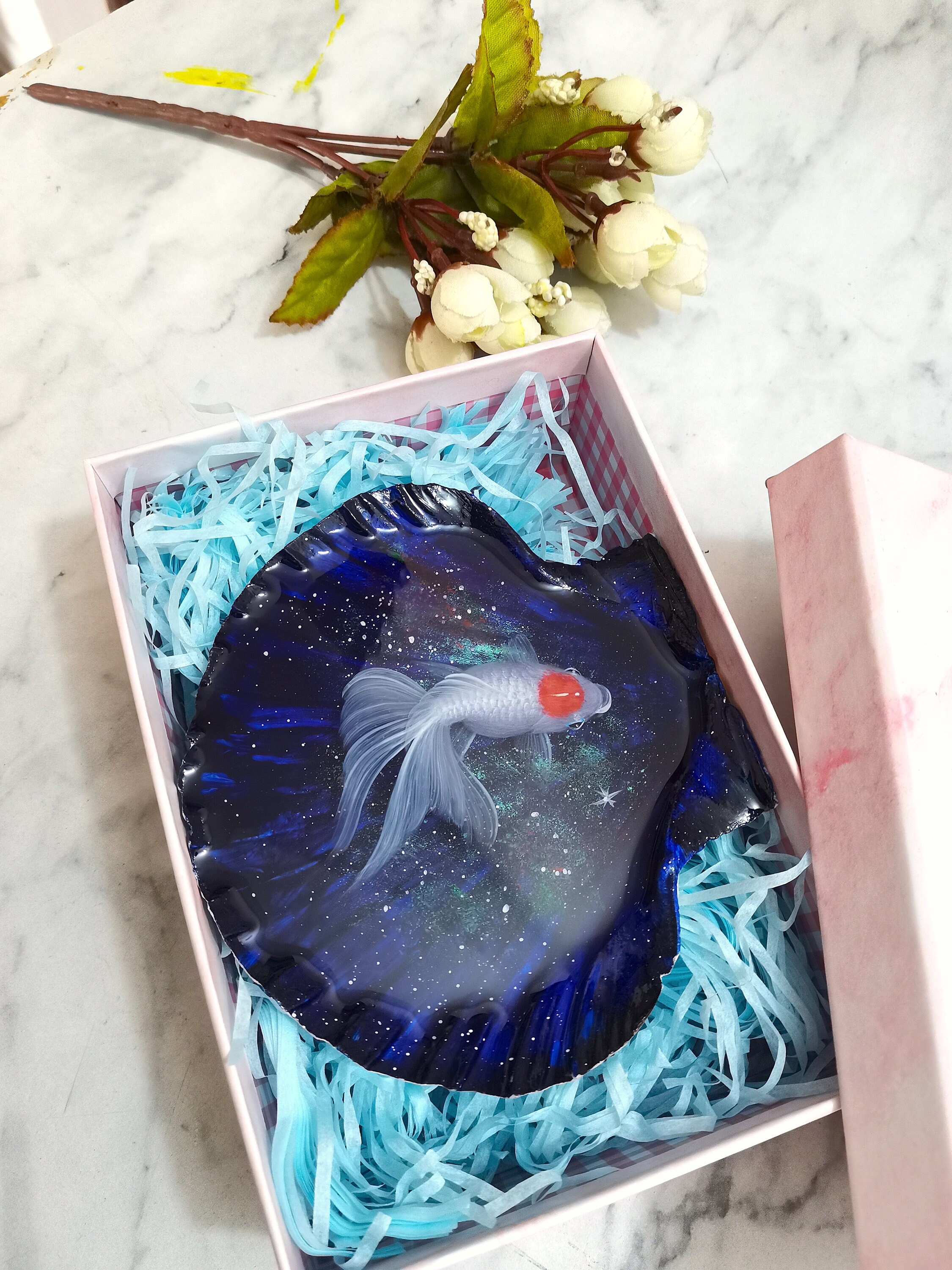 3Dレジンアート 金魚(錦鯉) 貝殻 絵画 星空③ 二匹 金 1_77c5fad4ee42001267956bd9faf0