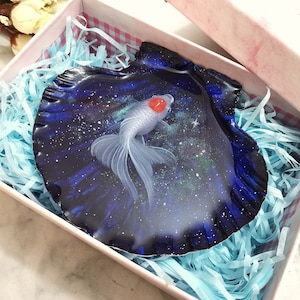 White Goldfish 3D Resin Painting in Seashell, Resin Art, Fish Art, Unique Coffee Table Decor, Collection Art, Seashell Art Decor