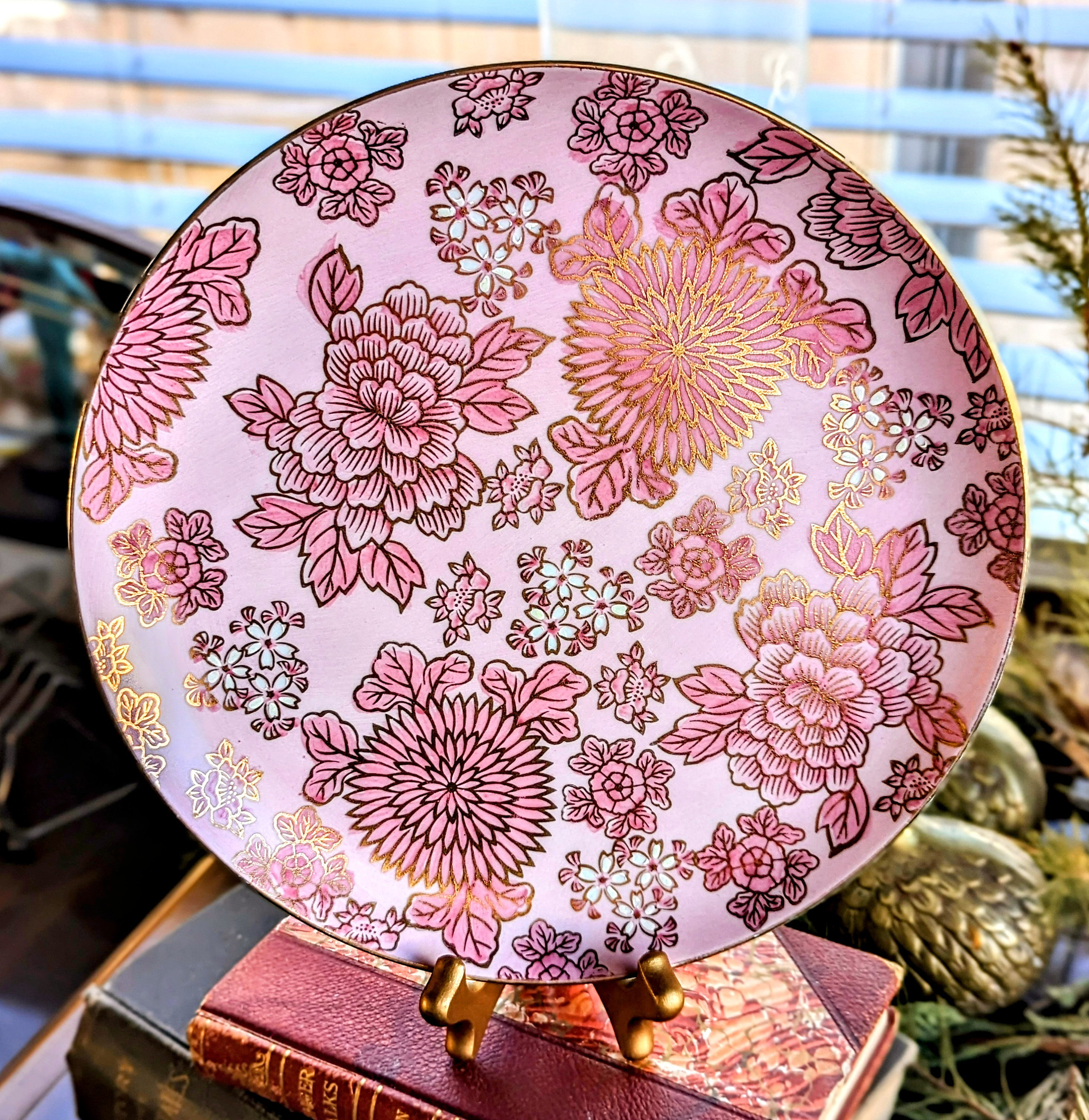 Vintage Dorothy Thorpe Dinner Plate: Pink Chrysanthemums, Gold