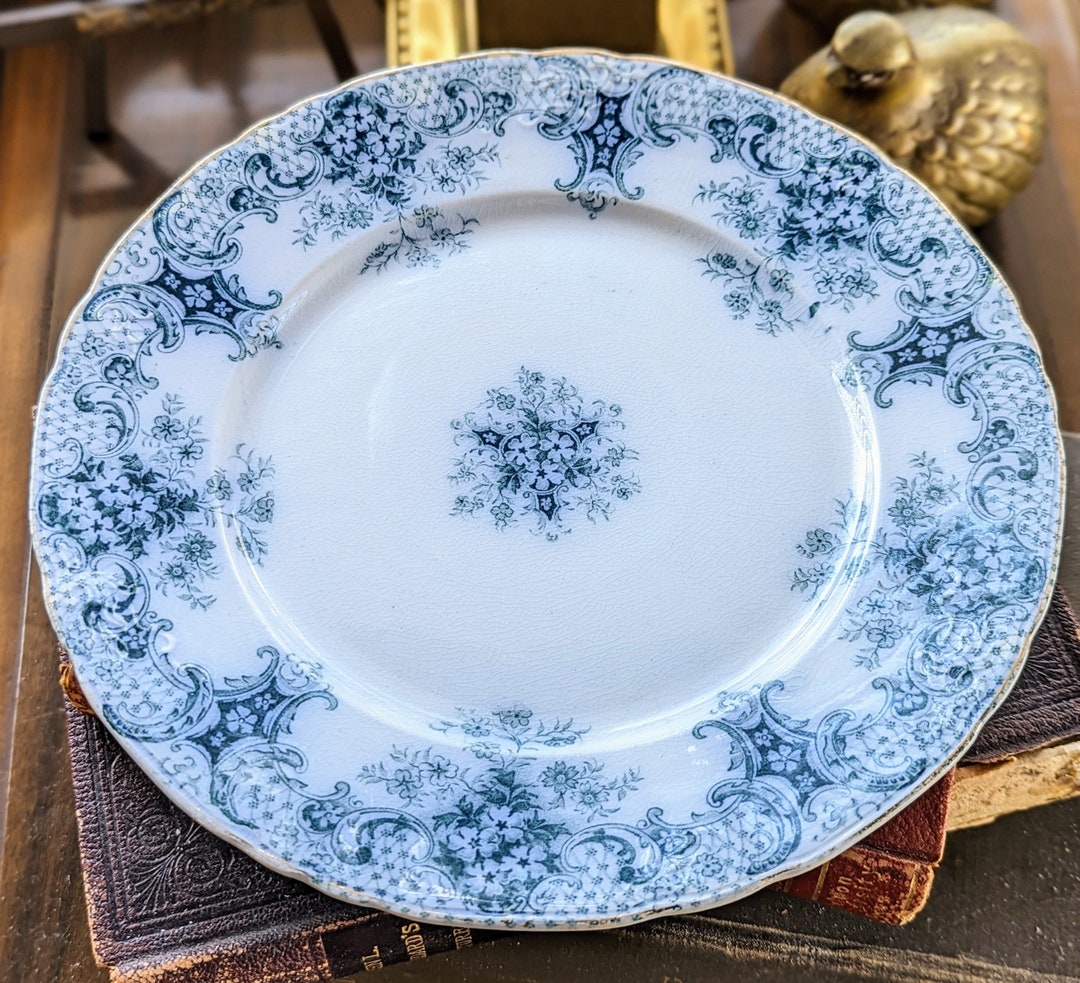Antique Flow Blue Keswick Salad, Luncheon, Dinner Plates Wood