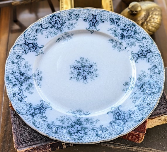 Antique Flow Blue Keswick Salad, Luncheon, Dinner Plates Wood