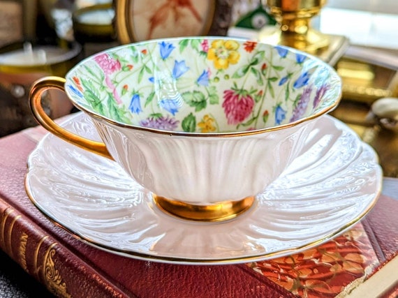 Vintage Shelley China Teacup & Saucer: Pale Pink Countryside