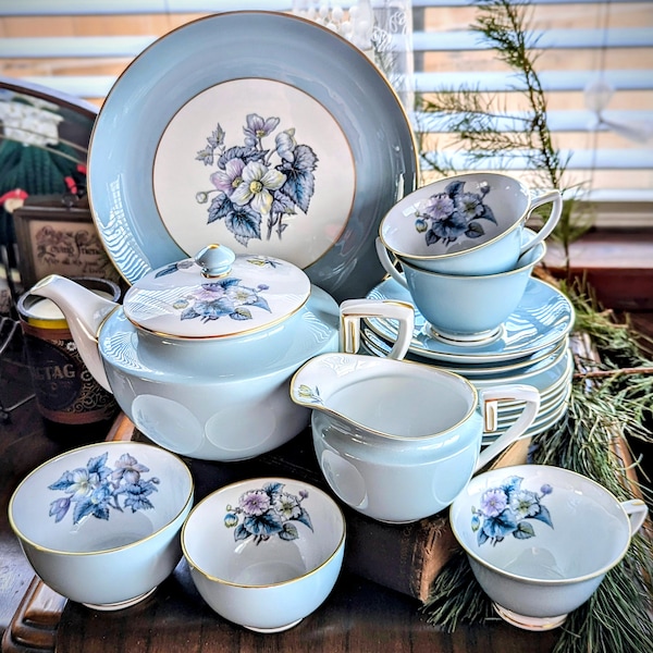 Royal Worcester Woodland Pattern 4 - 5 Cup Teapot , Teacup & Saucer Set , Tea / Bread Plates , Creamer , Sugar , Small Sugar , Cake Plate