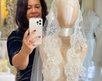 Lace Wedding Veil, Bridal Mantilla, French Chantilly Floral Lace,  Cathedral Veil,