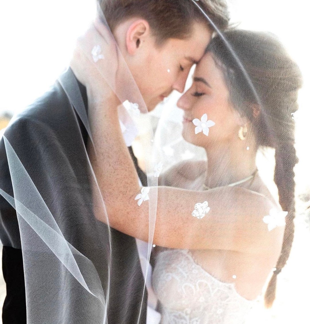 Flower Petal Veil, Flower Veil, Pearl Floral Veil, 3D Flower Veil