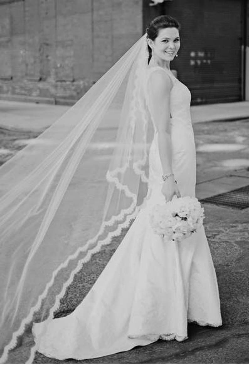 Chantilly Lace Veil