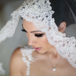 Lace Wedding Veil, Mantilla, Chantilly Lace Veil, Lace Bridal Veil, Lace Veil, Chantilly Wedding Veil -DANIELLE VEIL