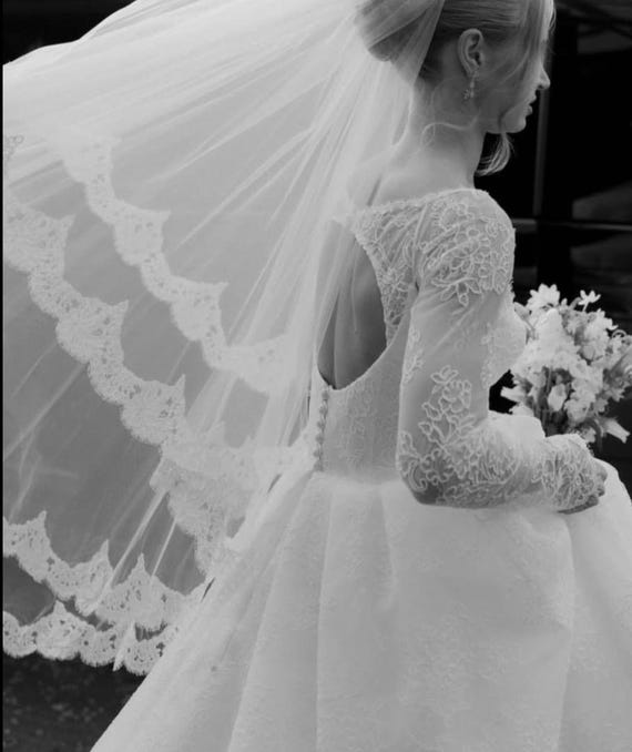 French Alencon Lace Wedding Veil: English Tulle, Handmade in  display picture 1