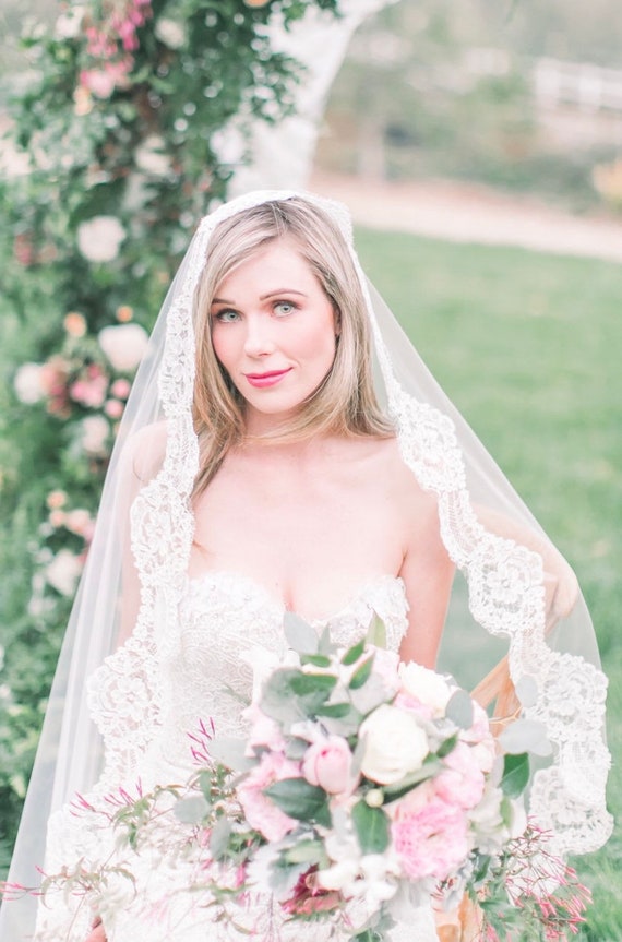 Mantilla Bridal Veil Classic Veil Alencon Lace Waltz Etsy