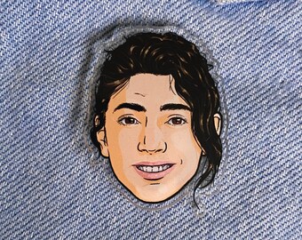 Dina Acryl Pin Abzeichen Videospiel Lapel Pin Gaming Charakter Gesicht Abzeichen Brosche TV Show Bunte Kunststoff Zeichnung