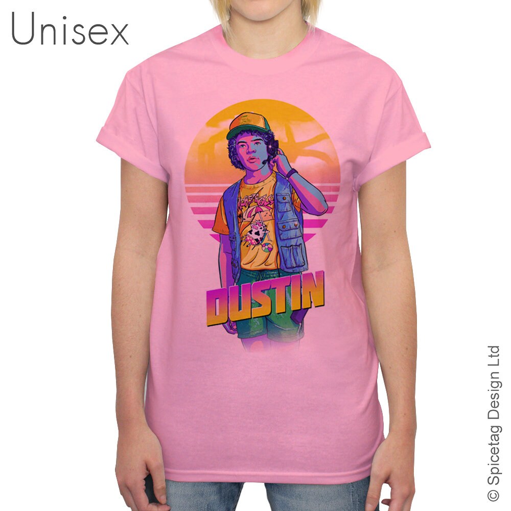 ダスティンTシャツ：80年代のレトロなテレビ番組Tシャツ - Etsy 日本