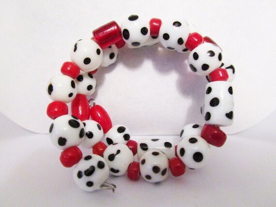 Skunk Glass Beads Coil Bracelet, White With Black… - image 3