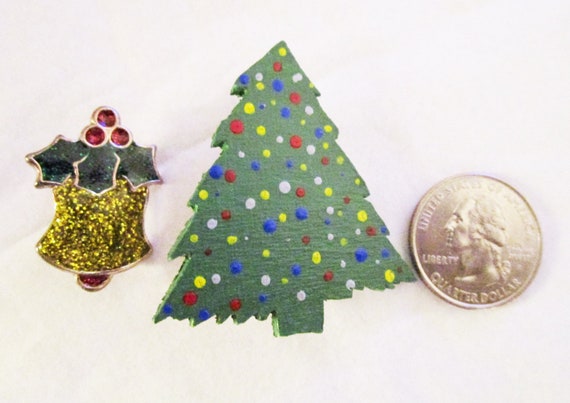 Christmas Tree Pin and a Gold Miniature Enamel Gl… - image 4