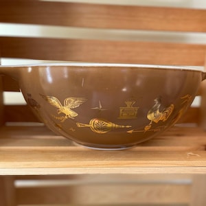 Vintage Pyrex Early American Cinderella Bowl Nesting Mixing Bowl, 22K Gold (C)