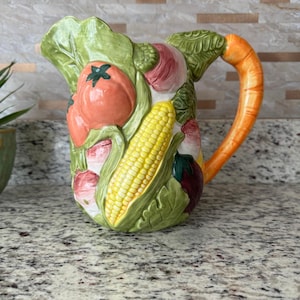 Krug für Getränke, Vintage Krug, Majolika, Keramik handgemaltes Gartengemüse, Made in Italy