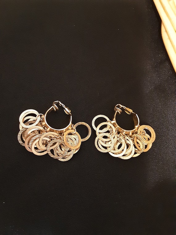 Vintage Lovely Clip-on Circle Ring Earrings 70s - image 1