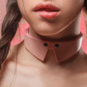 Collare choker in pelle, choker fetish, collare in pelle rosa, choker largo in vera pelle, choker con collana delicata personalizzata, regalo per lei