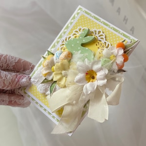 Carte de Pâques 4 x 6 pouces avec lapin et fleurs / Cartes de voeux 3D / Cartes shabby chic / Carte de Pâques fleurs