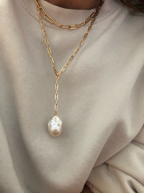Pearl necklace on sale with chain