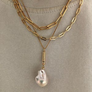 LOVA Baroque Pearl Necklace | Gold Large Pearl Pendant Necklace | Box Chain Necklace 14kt Gold Filled Chain Jewellery | Demi Fine Jewelry