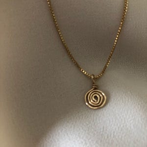 NEZ Spiral Gold Necklace | 14kt Gold Filled Box Chain Dainty Necklace | Demi Fine Jewelry | Tiny Charm Hammered Swirl Pendant Jewellery