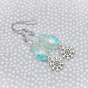Beautiful snowflake earrings, Cute snowflake dangle earrings, Blue snowflake earrings, Crackle glass earrings, December birthday gift