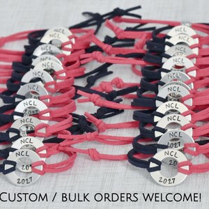 Armband med stämplad bricka, Armband med mitt ord, inspirerande smycken, Nyårspresent, Du är tillräckligt med armband bild 9