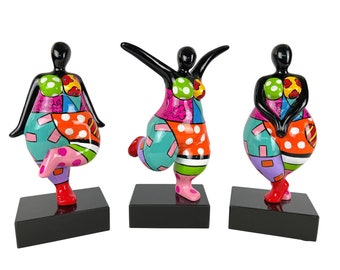 Lot de 3 statues de femmes rondes "Nanas danseuses" en résine multicolore, hauteur 31 centimètres avec le socle