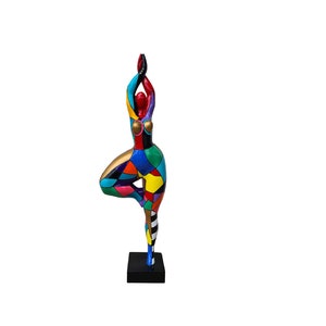 Statue of woman Nana or dancer, &quot;Gambetta&quot; in resin. Height 20&#39;4 inches with the base. Decoration by Laure Terrier