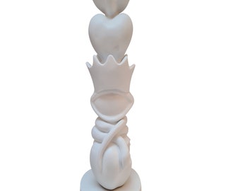 Totem sculpture in white resin, model to paint yourself. Height 11'8 inches (30 centimeters)