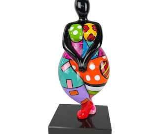 Statue de femme ronde "Nana danseuse" en résine multicolore, hauteur 31 centimètres avec le socle