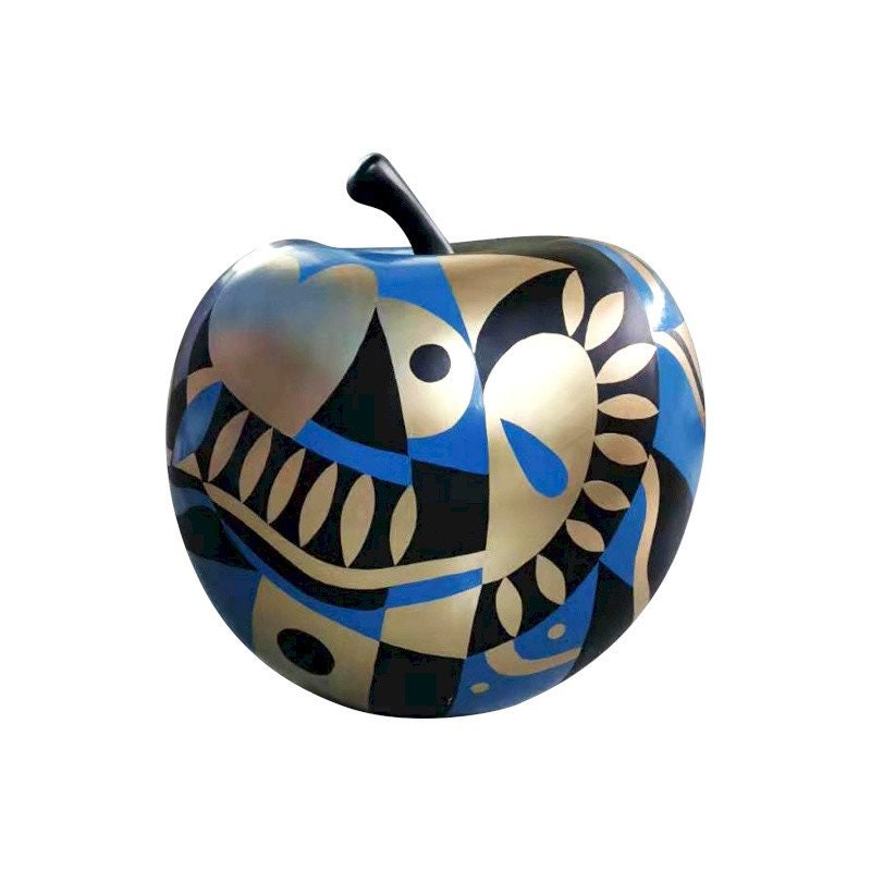 Grande Sculpture de Fruit. Pomme en Résine Bleu/Doré/Noir. Hauteur 50 cm, Largeur 45 cm. Pour Une Dé